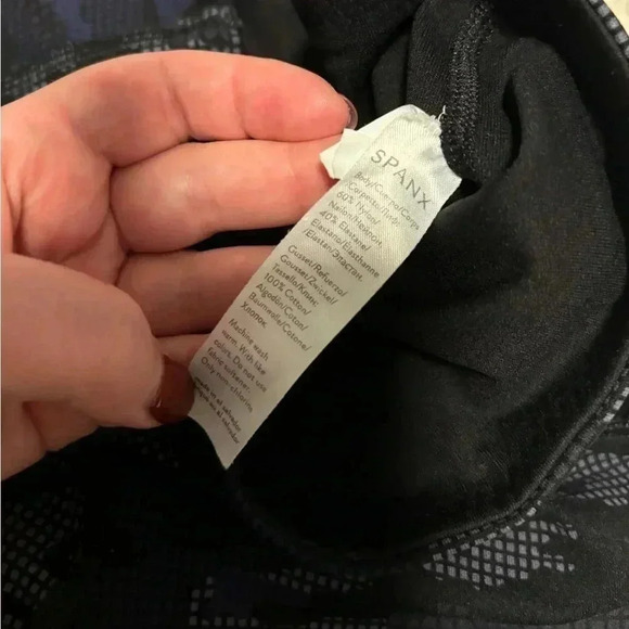 Spanx camo leggings XS - Picture 4 of 6